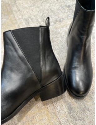 BOOTS CAMDEN